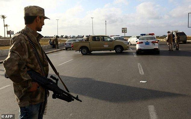 В столице Ливии идут бои между армией и оппозицией