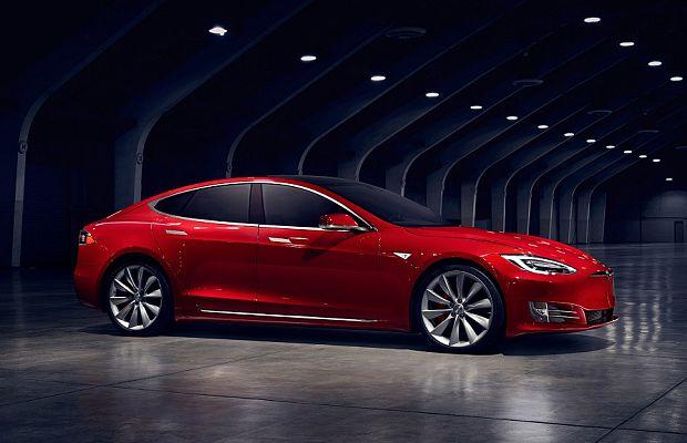 Tesla заявила про рекордні поставки авто у 2017 році