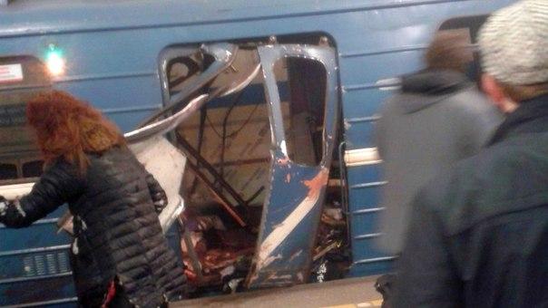 Вибух в метро Санкт-Петербурга: є жертви (ФОТО, ВІДЕО 18+)
