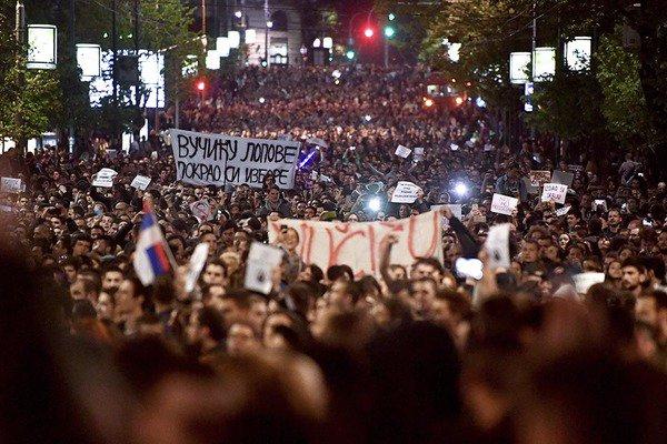 В Сербии не прекращаются протесты против избрания пророссийского президента (ФОТО, ВИДЕО)