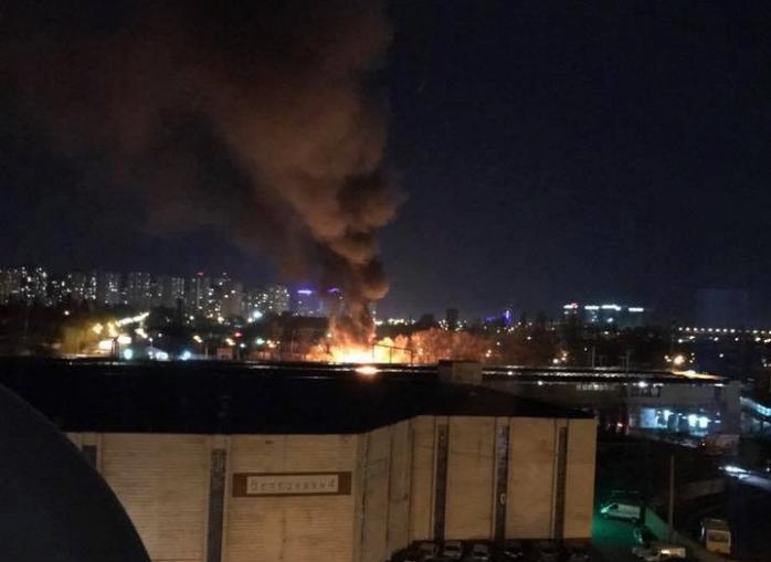 В Киеве сгорел лагерь ромов (ФОТО)