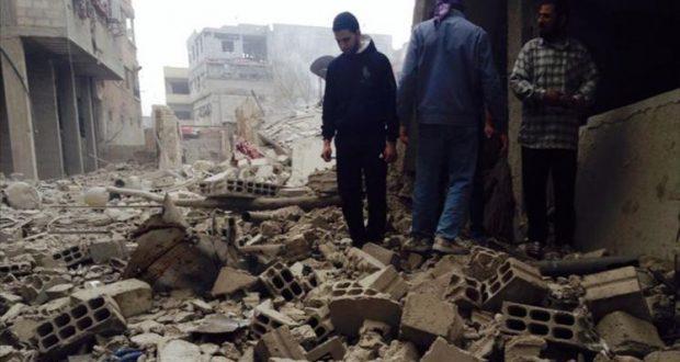 Военные самолеты снова обстреляли пострадавший от химатаки город в Сирии
