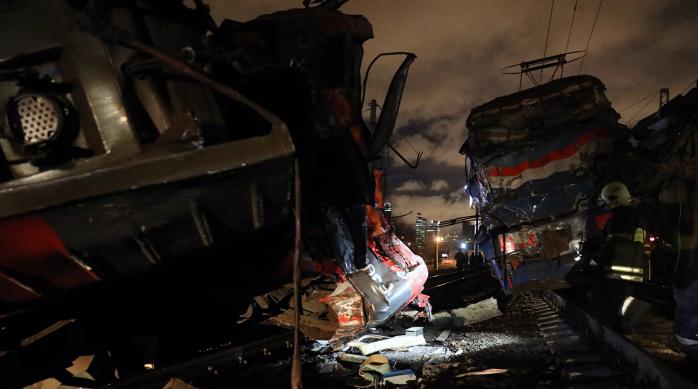 В Москве столкнулись пассажирский поезд и электричка: пострадали более 30 человек (ФОТО)