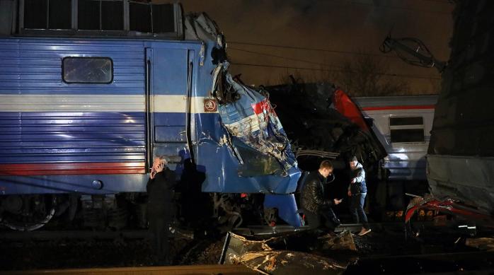 Крушение поездов в Москве: пассажиры электрички сняли момент столкновения (ВИДЕО)