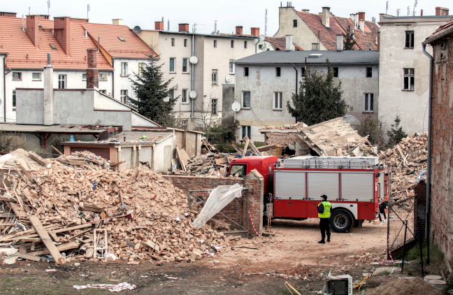 У Польщі на місці зруйнованого будинку завершено рятувальні роботи