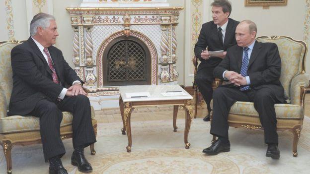 Тиллерсон заявил, что прогресс в отношениях между США и РФ наступит после выполнения минских соглашений