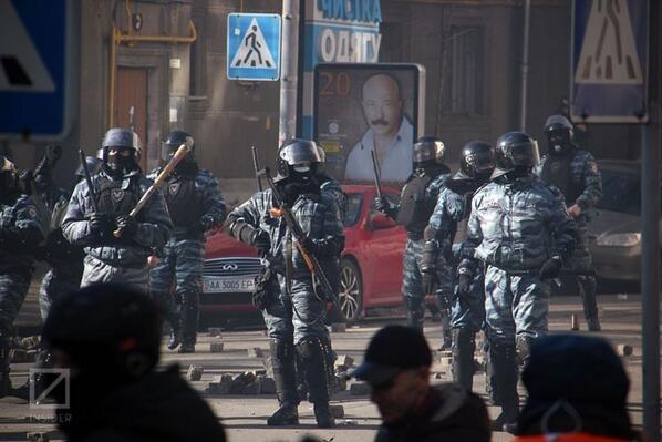 Розстріл Майдану: звільнений із-під арешту беркутівець утік до РФ (ВІДЕО)