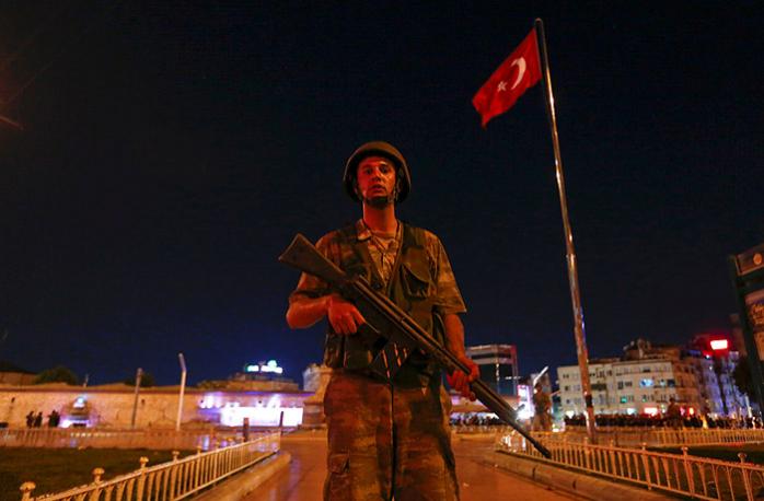 В Турции продлен чрезвычайный режим