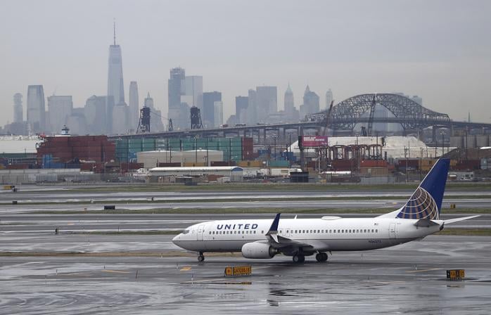 Покарали: директора скандальної авіакомпанії United Airlines залишать без підвищення