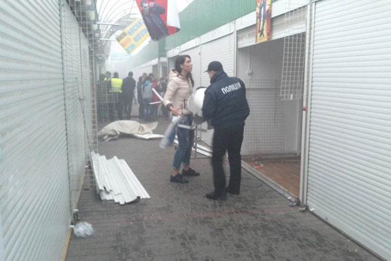Пожар на одесском рынке: пострадали семь полицейских
