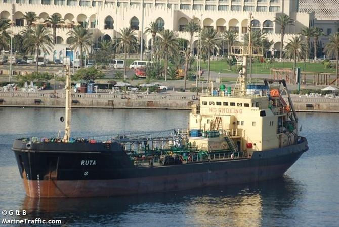 У Лівії перед судом постали 14 українців із захопленого напередодні танкеру «Рута»