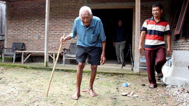 В Индонезии скончался самый старый человек в мире