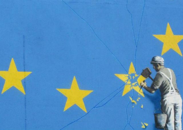 Прапор ЄС без однієї зірки. Бенксі зобразив Brexit (ФОТО)