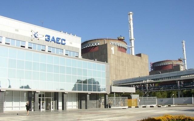 На Запорожской АЭС автоматически отключился энергоблок, специалисты пытаются разобраться с причиной