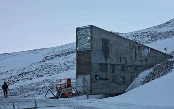В Норвегии талая вода попала в «Хранилище судного дня»