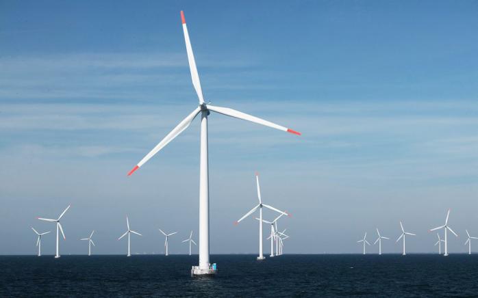 Найбільша у світі вітряна електростанція запрацювала у Великій Британії (ВІДЕО)