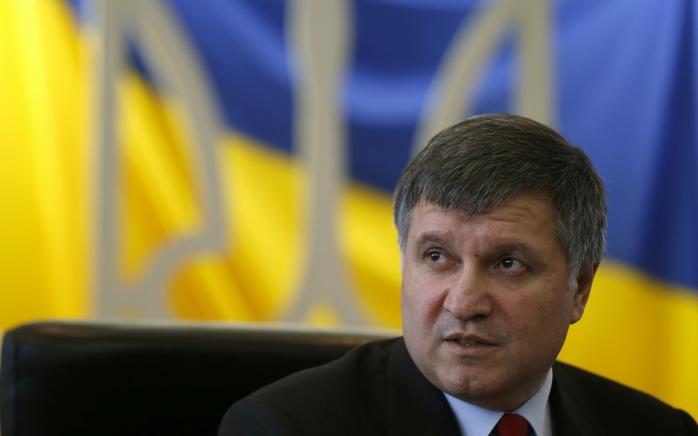 Аваков заявил об угрозах из Москвы после задержания экс-налоговиков Януковича