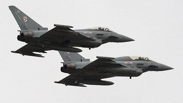 Истребители ВВС Великобритании подняли по тревоге из-за российских самолетов