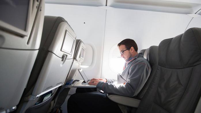 В США планують заборонити ноутбуки на міжнародних рейсах