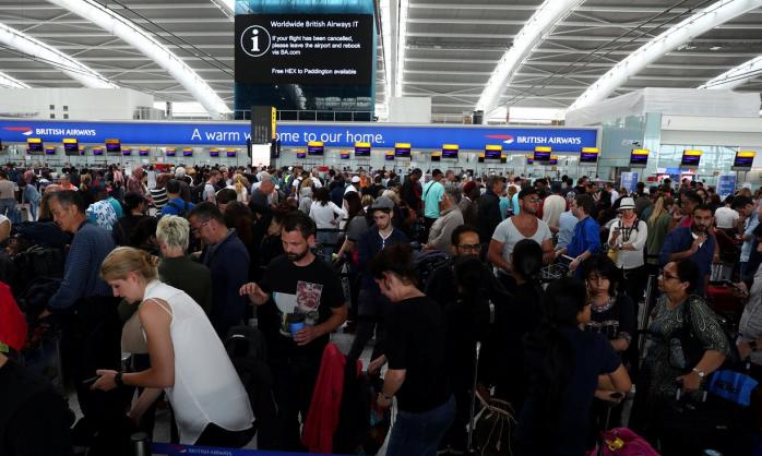 Масштабный компьютерный сбой в British Airways: пассажиры три дня страдают из-за хаоса в аэропортах (ФОТО)