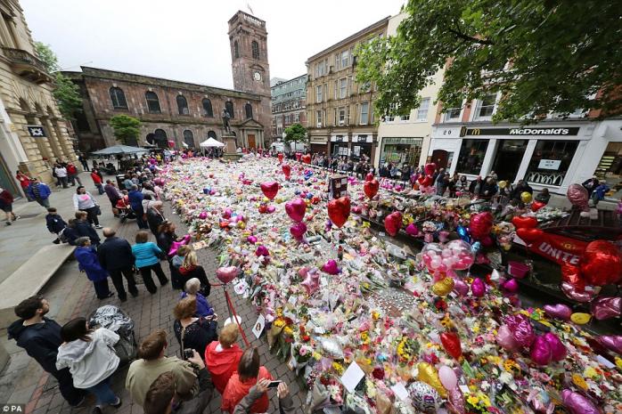 Теракт в Манчестере: 17 пострадавших остаются в критическом состоянии