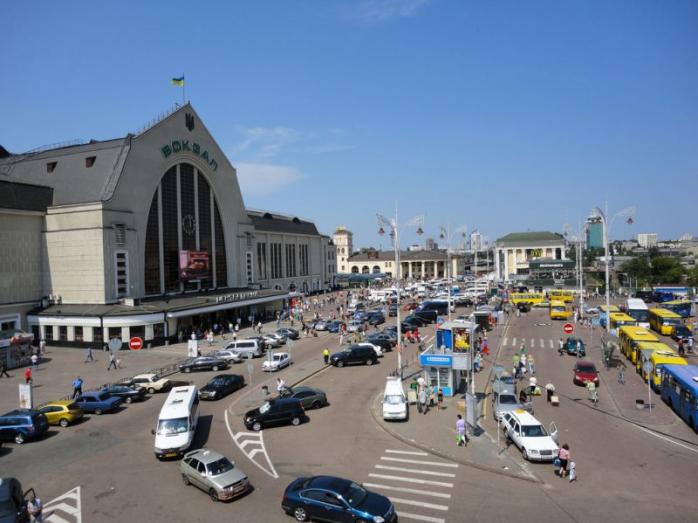 На киевском вокзале у жителя Донецка изъяли шесть карабинов (ФОТО)