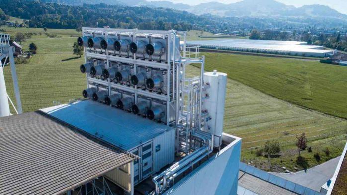 В Швейцарии заработал крупнейший в мире завод по очистке воздуха от углекислого газа