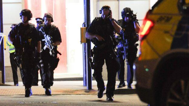 Теракт у Лондоні: поліція затримала 12 осіб, обшуки тривають