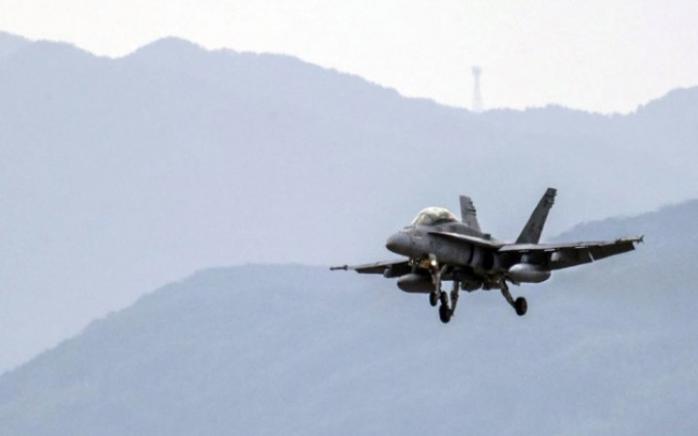 Боевая авиация Северной Кореи во время учений отработала нападение на авианосцы США