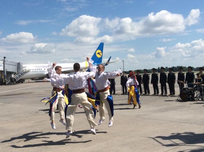 Как украинцев в «Борисполе» в ЕС провожали (ФОТО, ВИДЕО)