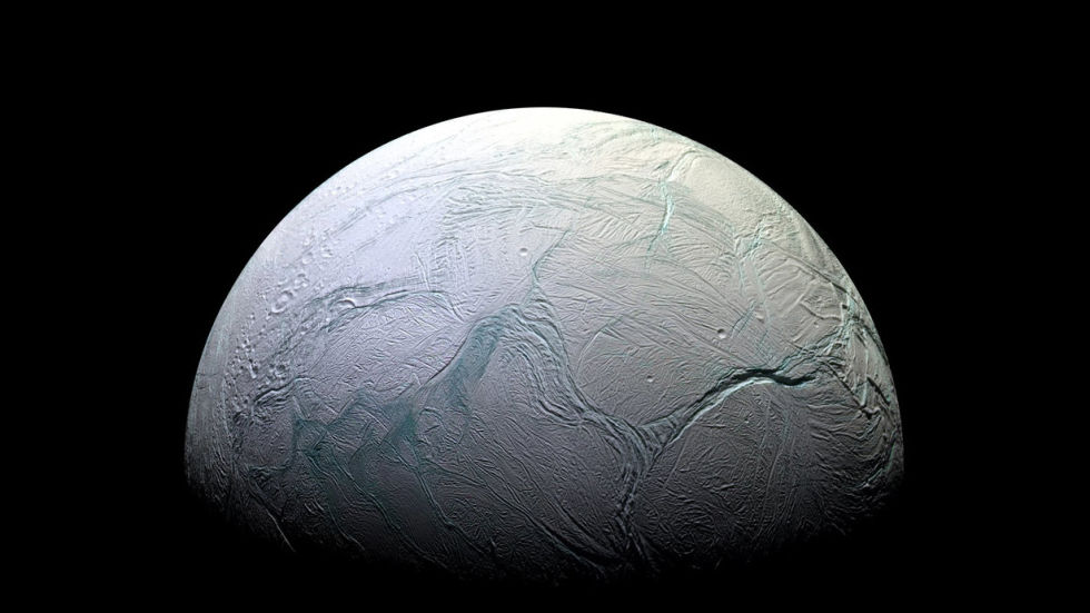 Тріщина на поверхні покритого кригою Енцелада