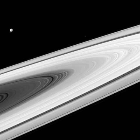 Луны и кольца Сатурна