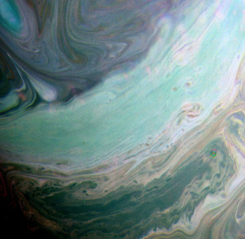 Облака северного полушария Сатурна, цвет наложен при обработке