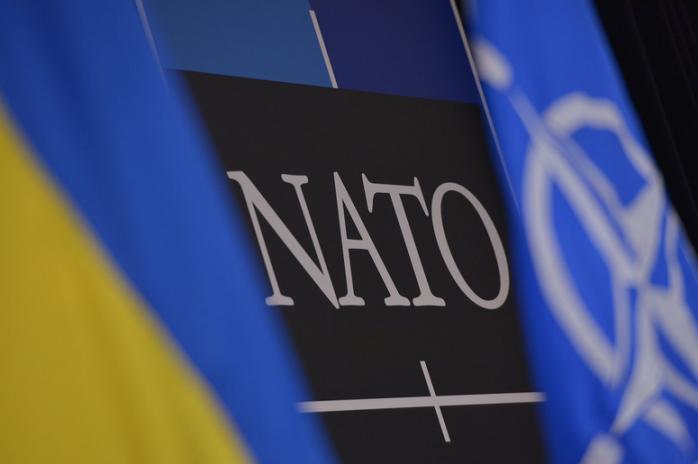 Порошенко поставил подпись под законом о вступлении Украины в НАТО
