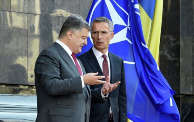 Генсек НАТО зустрінеться з Порошенком та виступить в Раді