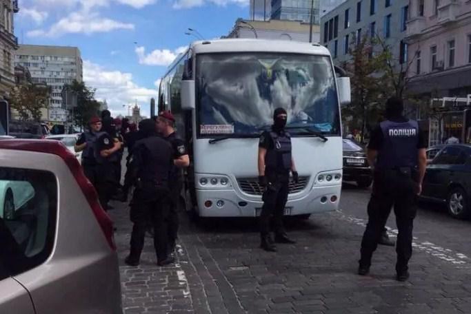 У Києві біля посольства Німеччини затримали провокаторів — ЗМІ (ФОТО, ВІДЕО)