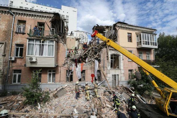 Куди відселили мешканців будинку, що вибухнув у Києві (ФОТО)