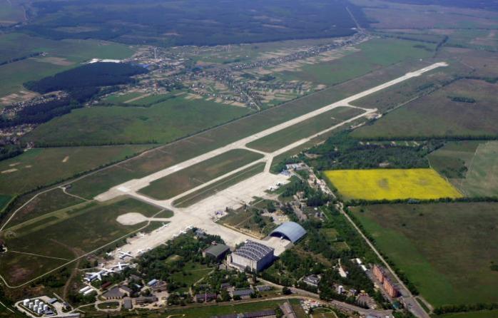 Гройсман предложил превратить аэропорт «Гостомель» в базу для лоукостов 
