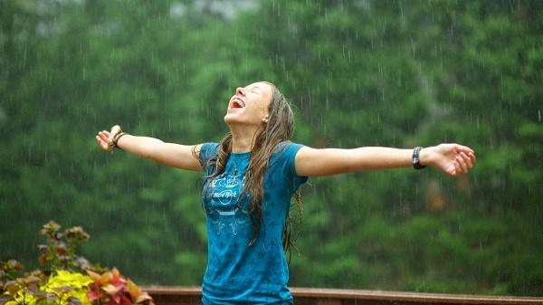 Прогноз погоды на 25 июля: украинцев ждут дожди с грозами и летняя жара (КАРТА)