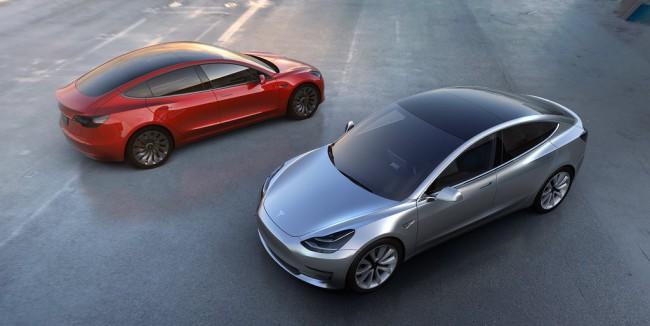 Tesla начала продажу первых электромобилей Model 3, уже есть более полумиллиона заказов