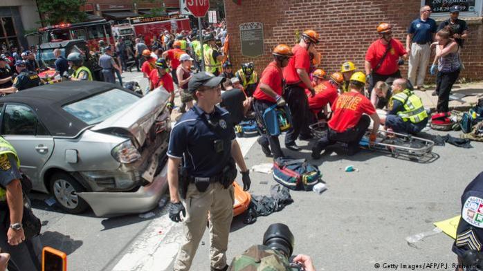 Беспорядки в американском Шарлотсвилле: один человек погиб и 35 пострадали