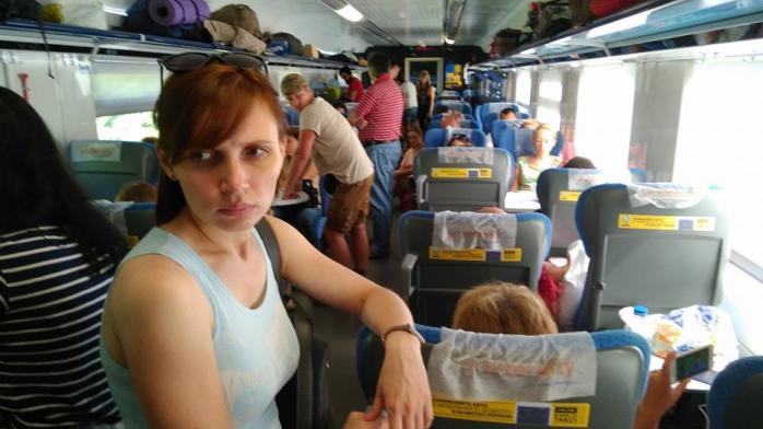 «Укрзалізниця» отреагировала на скандал со «стоячими местами» в поезде Одесса-Киев
