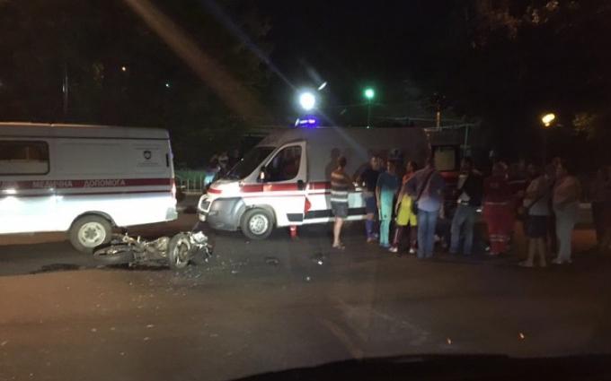 В Одессе водитель с документами майора СБУ сбил мотоциклиста и скрылся с места аварии (ФОТО)