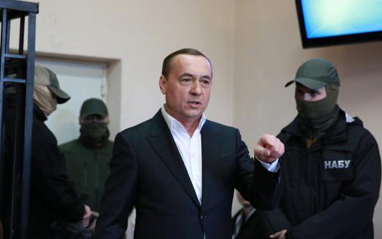 Суд частично продлил меру пресечения экс-нардепу Мартыненко