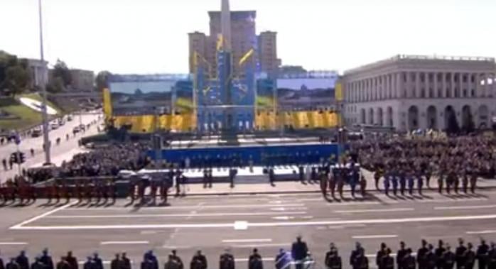 На Майдане почтили память погибших на Донбассе военнослужащих