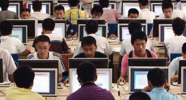 У Китаї зобов’яжуть залишати свої паспортні дані при написанні коментарів в інтернеті