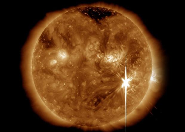 Сегодня на Солнце зафиксирована самая большая за 12 лет вспышка (ФОТО)