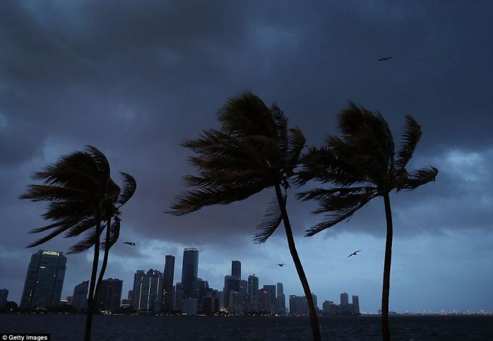 «Ирма» атаковала Флориду, Куба подсчитывает потери от урагана (ФОТО, ВИДЕО)