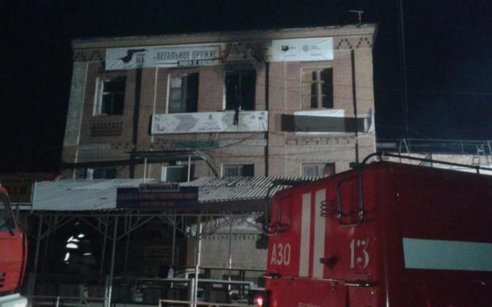 В Запорожье полиция задержала владелицу сгоревшего хостела (ВИДЕО)