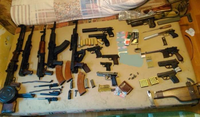 СБУ викрила групу торговців зброєю, що діяла на Київщині та Запоріжжі (ФОТО)